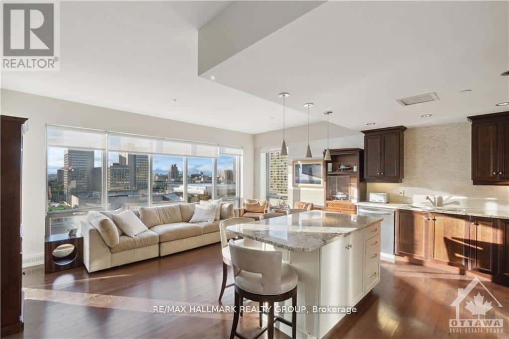 Ottawa — Ottawa - Photo 4 of 17