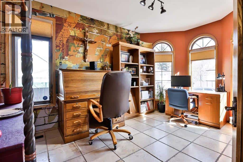 2857 6 Avenue S — Lethbridge, Alberta - Photo 3 of 50