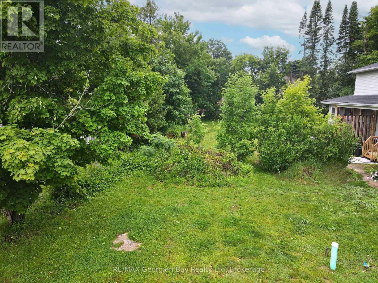 192 SEVENTH STREET — Midland, Ontario - Photo 2 of 8