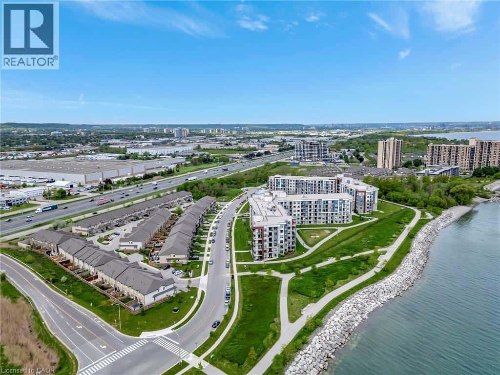 98 SHOREVIEW Place Unit# 18 — Stoney Creek, Ontario - Photo 4 of 31