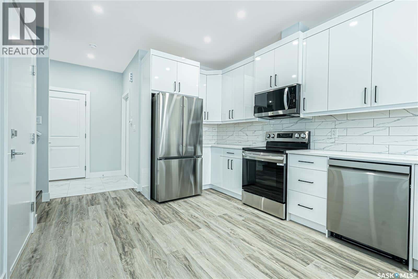 521 Sharma CRESCENT — Saskatoon - Photo 5 of 37