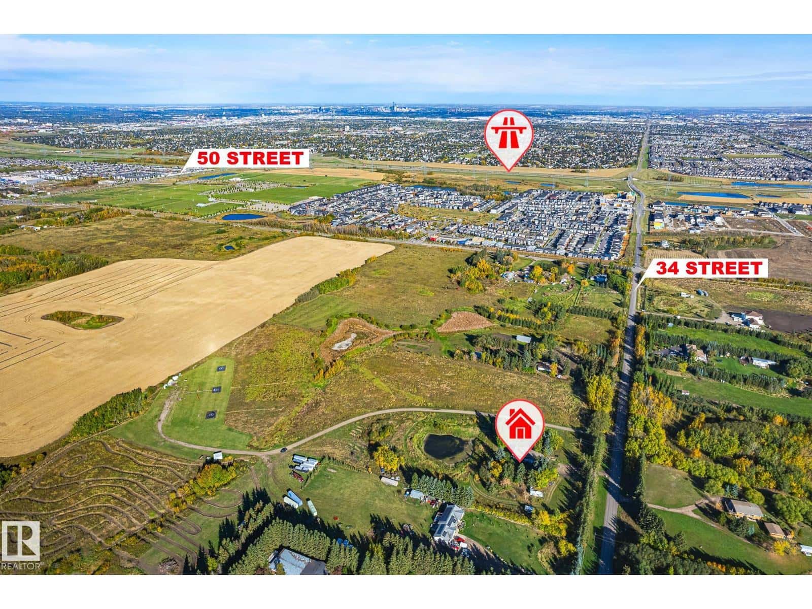 1450 34 ST SW — Edmonton, Alberta - Photo 3 of 59