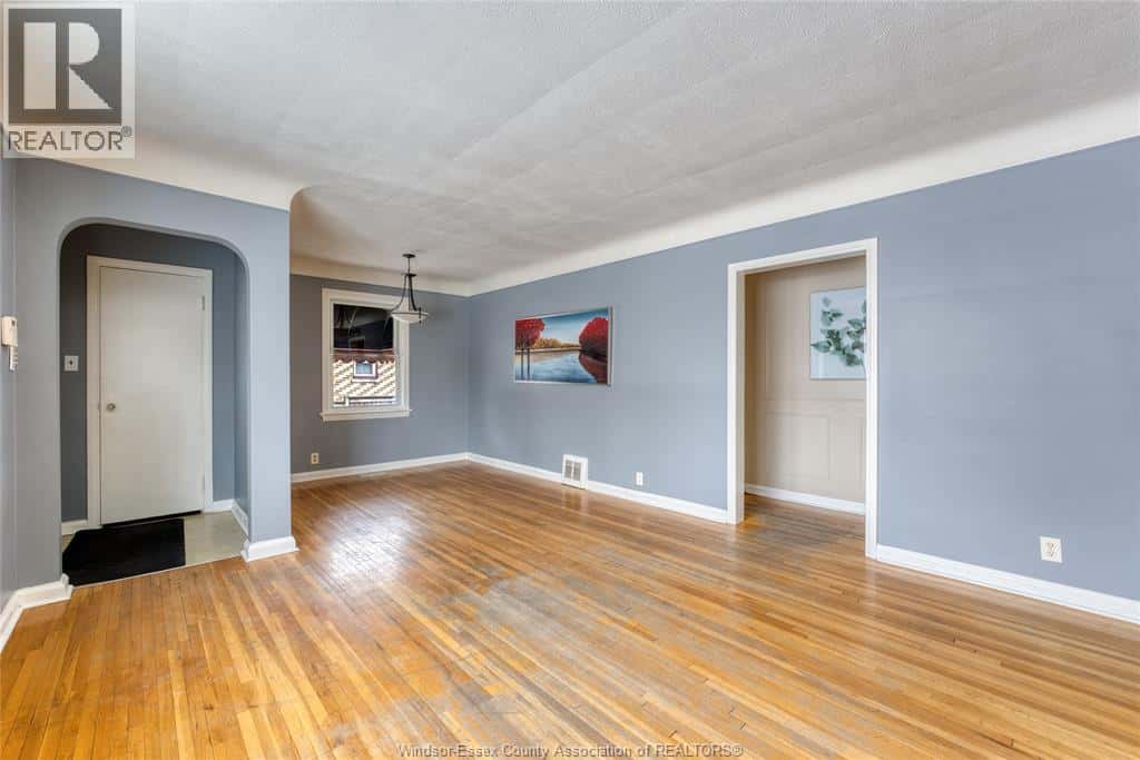 3311 LONGFELLOW — Windsor, Ontario - Photo 4 of 31