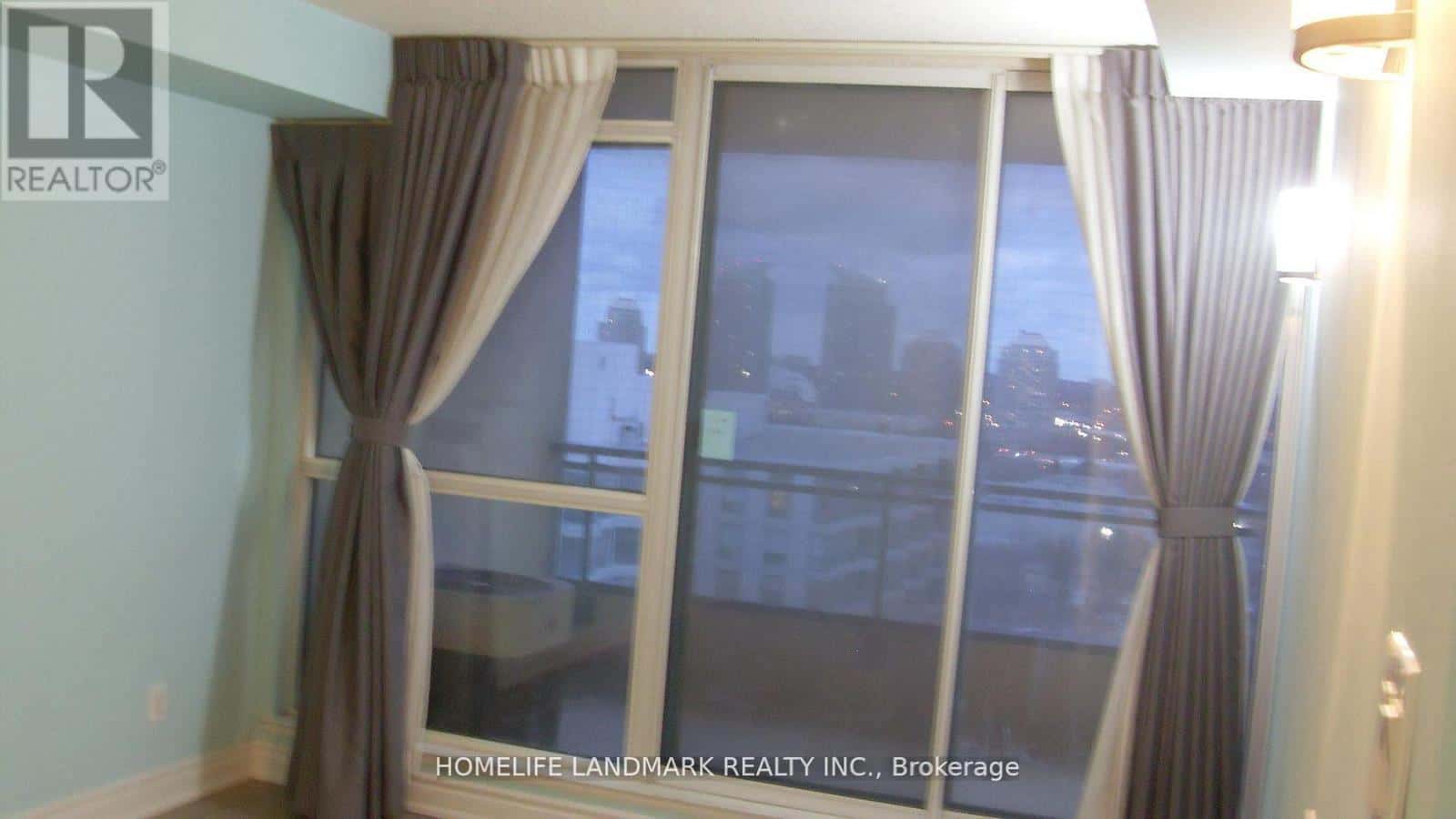 1802 - 4725 SHEPPARD AVENUE E — Toronto (Agincourt South-Malvern West), Ontario - Photo 4 of 9