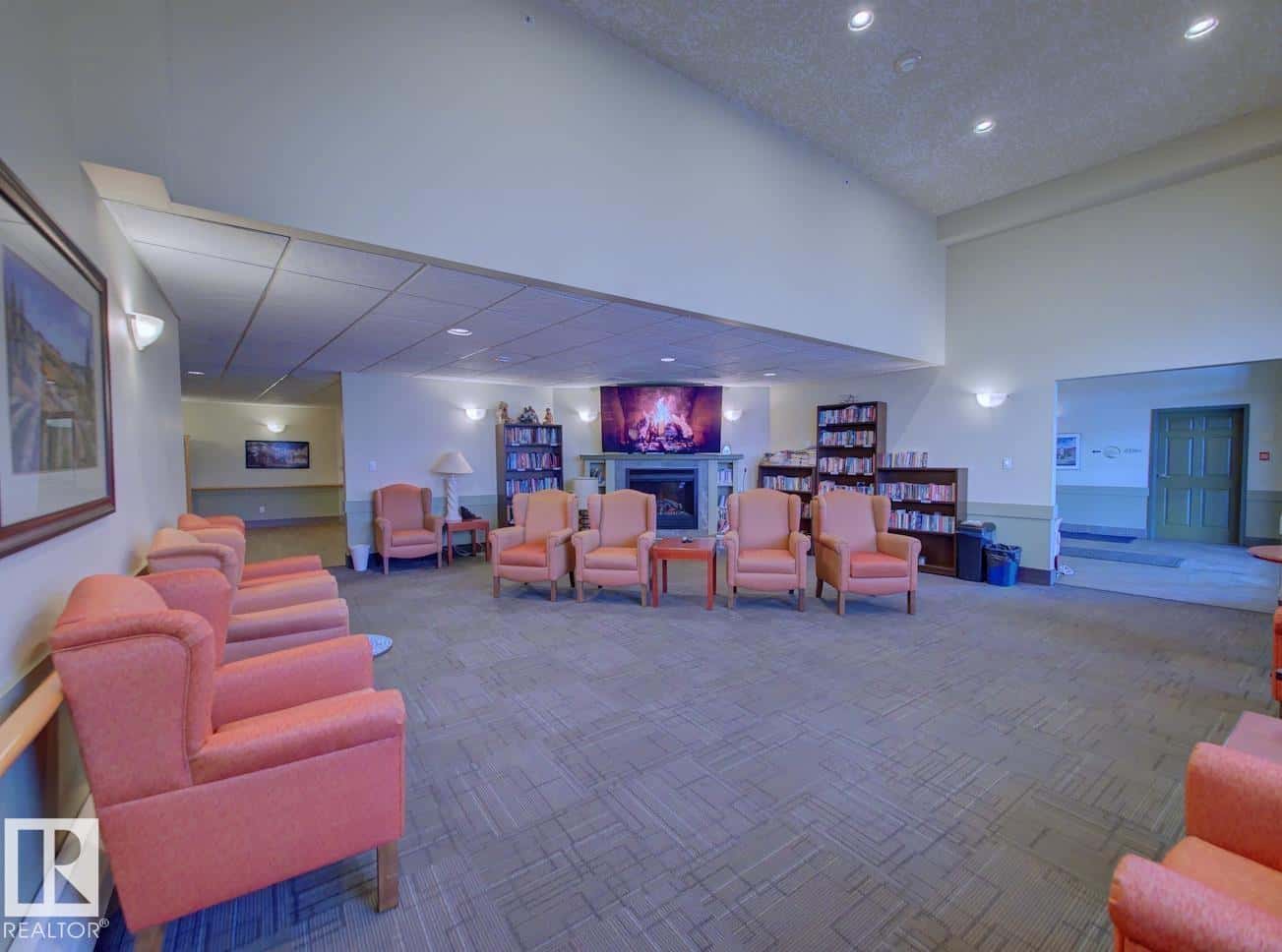 #327 8802 Southfort DR — Fort Saskatchewan, Alberta - Photo 4 of 49