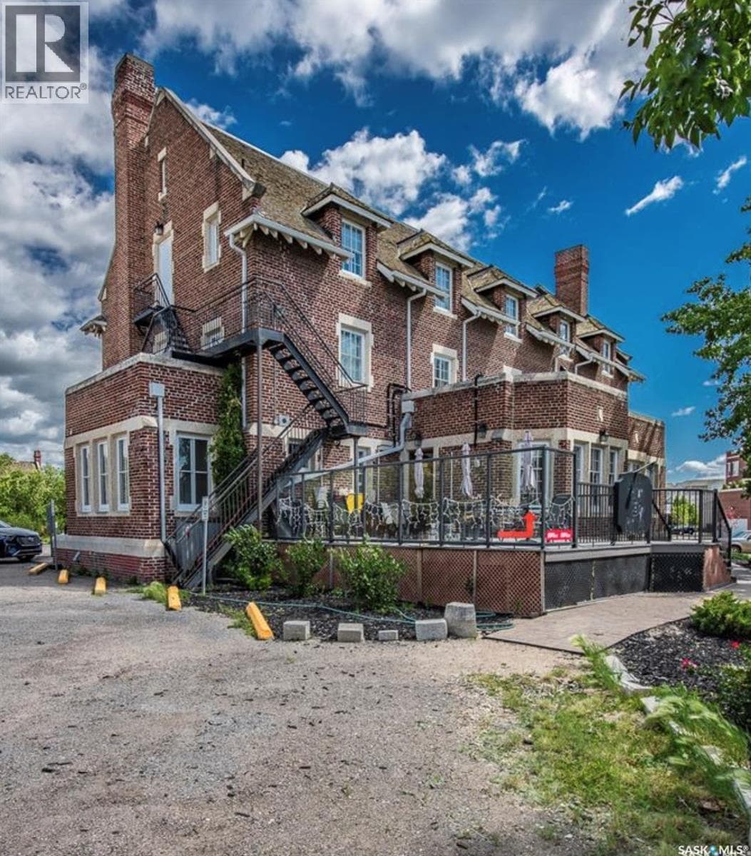 2445 BROAD STREET — Regina, Saskatchewan - Main photo