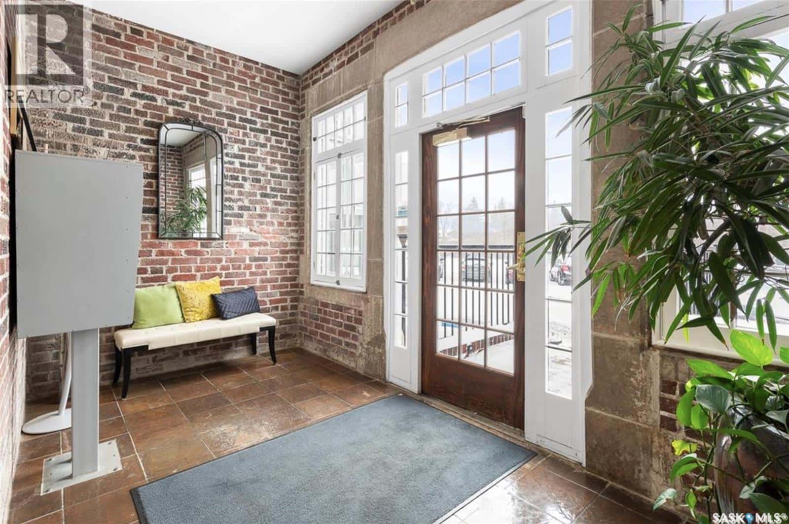 2445 BROAD STREET — Regina, Saskatchewan - Photo 2 of 38