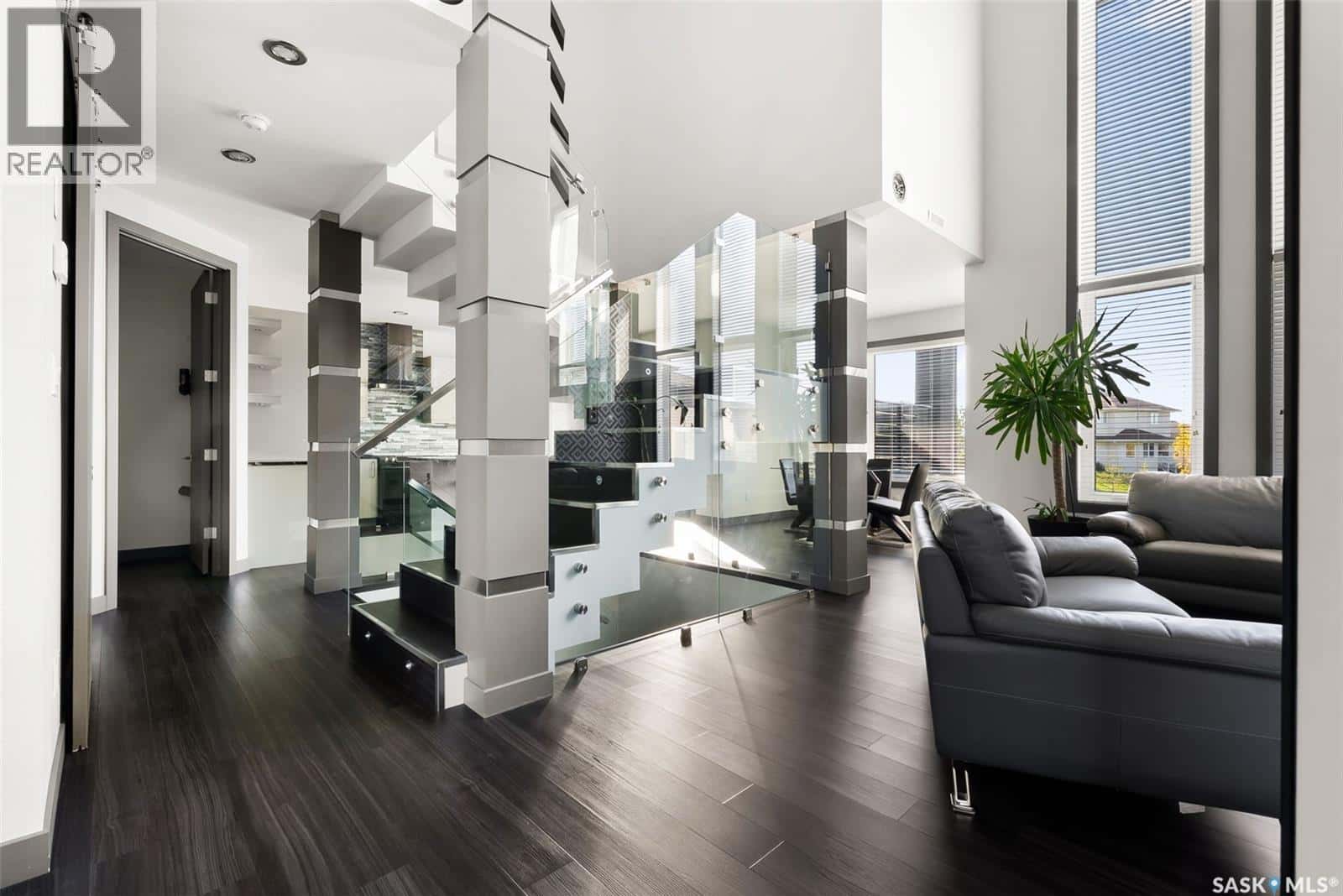 7832 Sagebrush CRESCENT — Regina, Saskatchewan - Photo 3 of 47