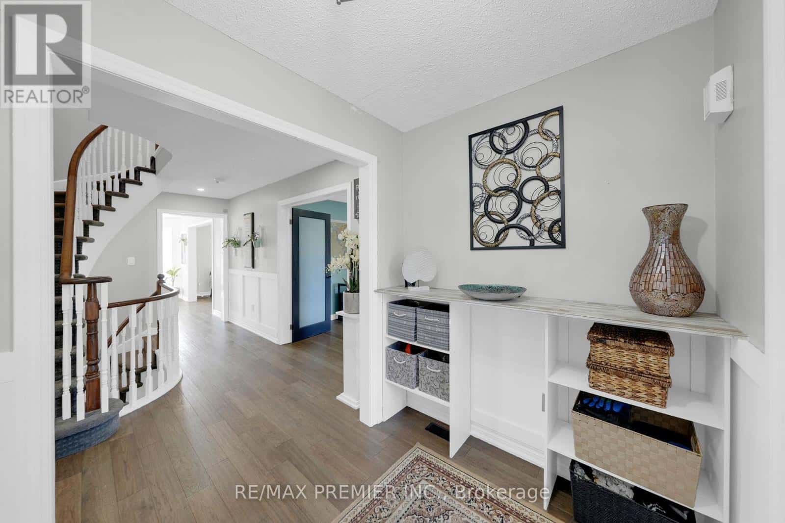 61 BARWICK DRIVE — Barrie (West Bayfield), Ontario - Photo 3 of 50