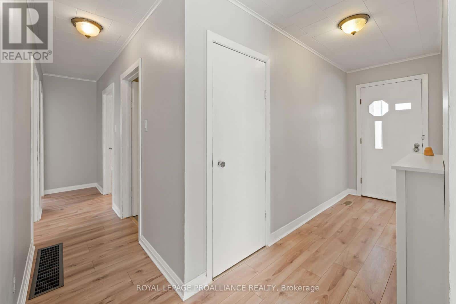 3 - 22453 LOYALIST PARKWAY — Quinte West (Murray Ward), Ontario - Photo 4 of 35