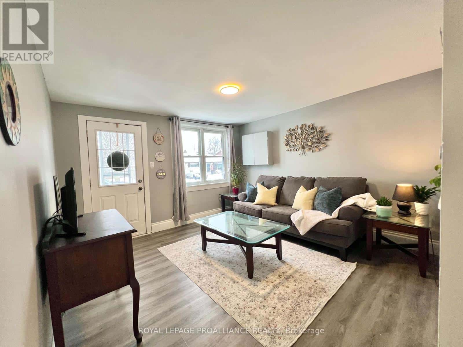 50 BENTINCK STREET — Quinte West (Trenton Ward), Ontario - Photo 5 of 19