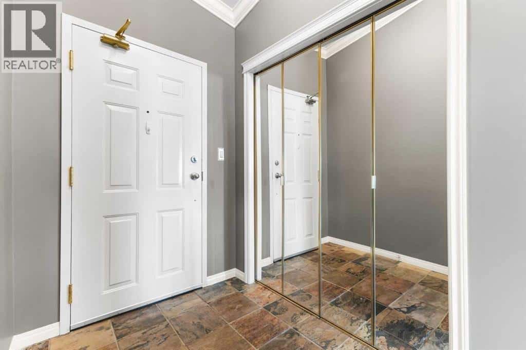 503, 2422 Erlton Street SW — Calgary, Alberta - Photo 5 of 50