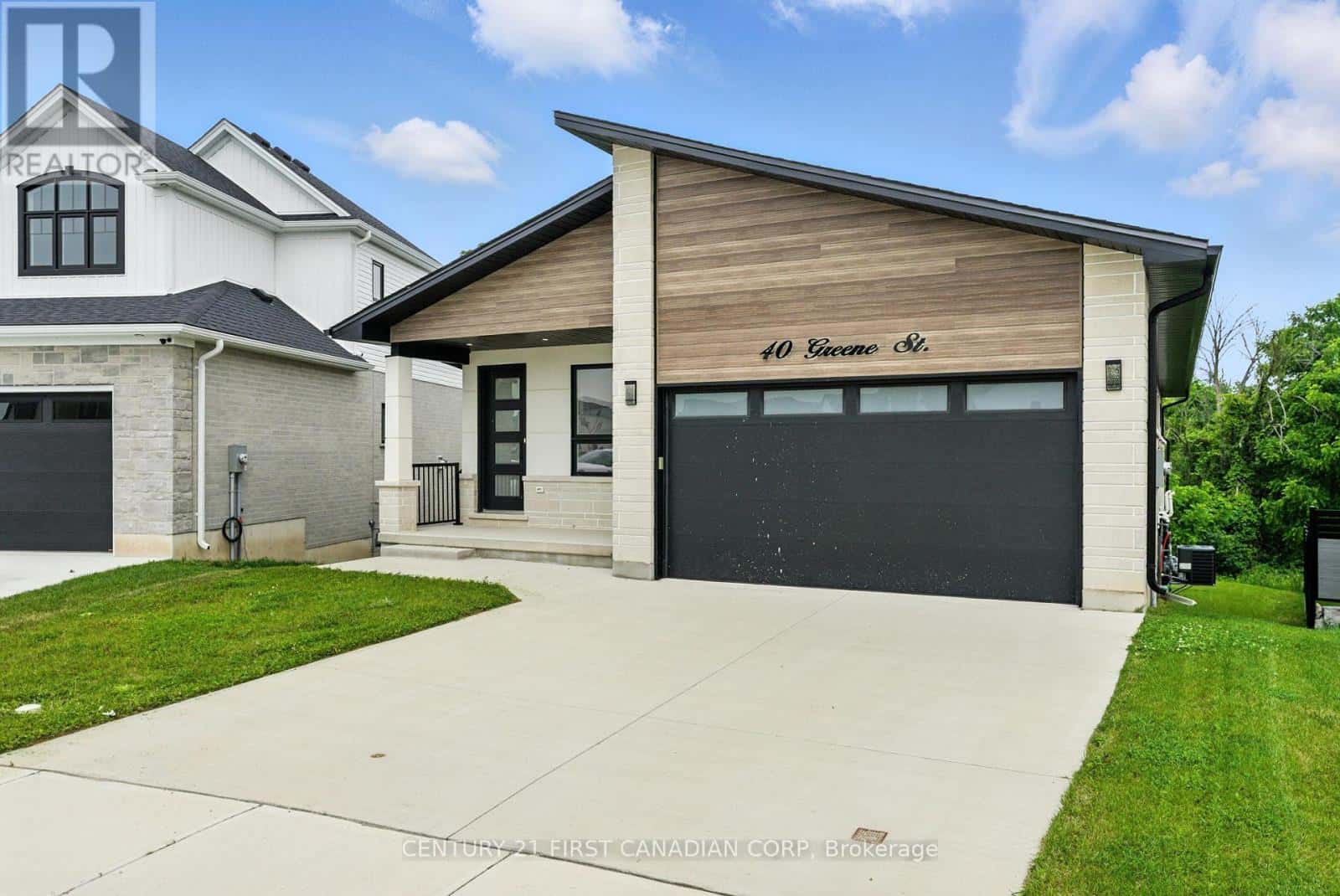 40 GREENE STREET — South Huron (Exeter), Ontario - Photo 3 of 47