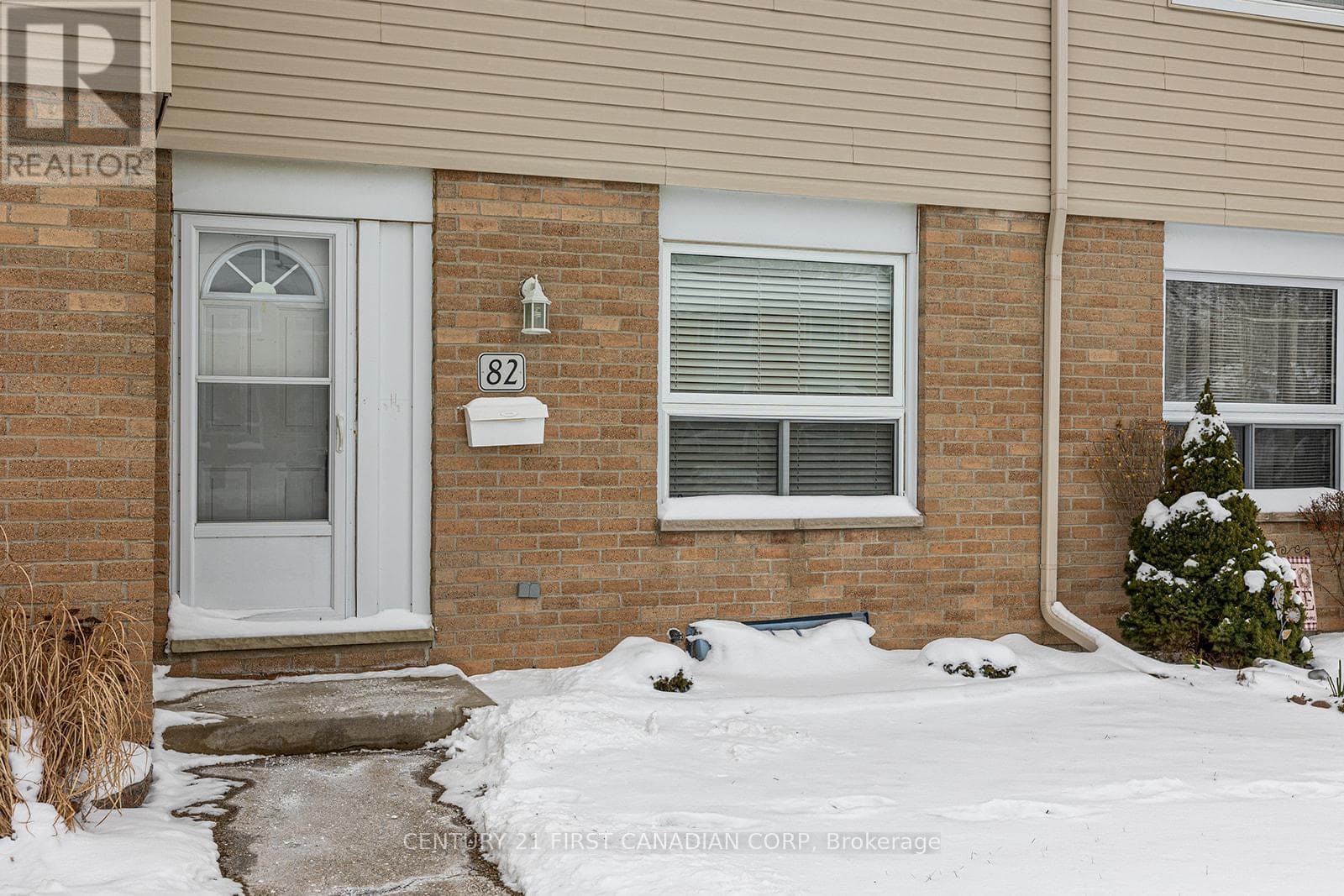 82 - 40 TIFFANY DRIVE — London East (East I), Ontario - Main photo