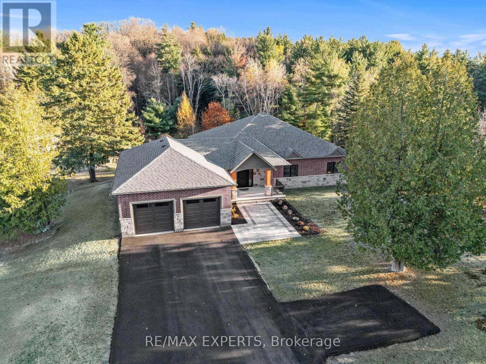 211 PINE AVENUE — Caledon (Palgrave), Ontario - Photo 2 of 50