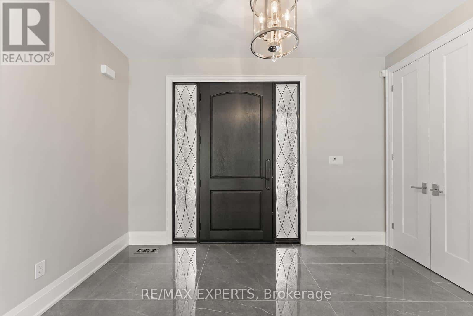 211 PINE AVENUE — Caledon (Palgrave), Ontario - Photo 5 of 50