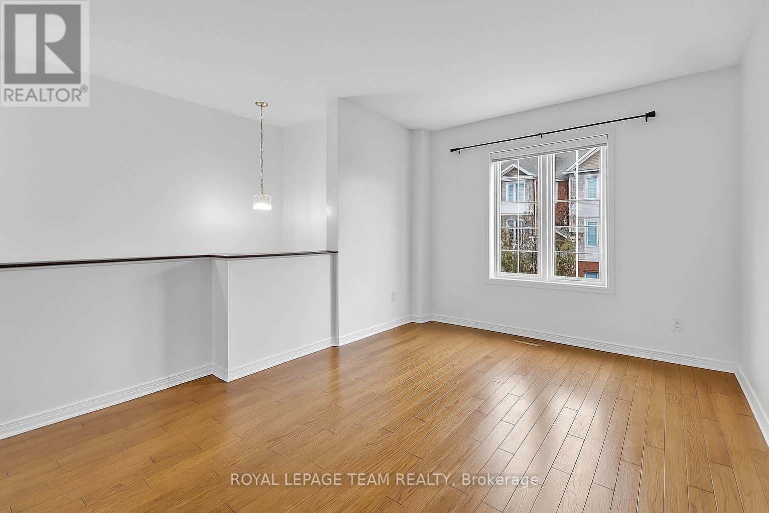 114 WHARHOL PRIVATE — Ottawa, Ontario - Photo 4 of 34