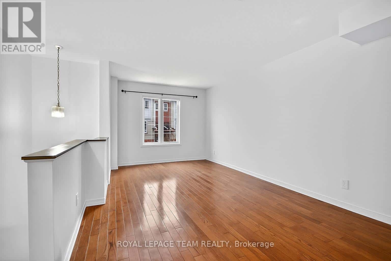 114 WHARHOL PRIVATE — Ottawa, Ontario - Photo 5 of 34