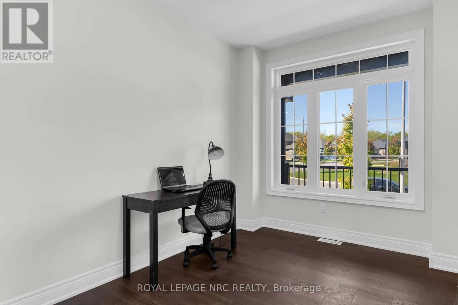 732 CLARENCE STREET — Port Colborne (Sugarloaf), Ontario - Photo 4 of 23