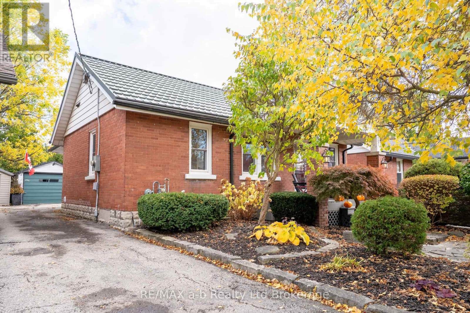 258 GRAHAM STREET - Photo 2 of 30, Woodstock (Woodstock - North), Ontario