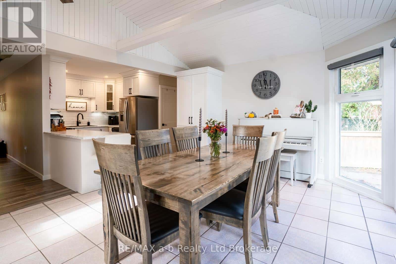 258 GRAHAM STREET — Woodstock (Woodstock - North), Ontario - Photo 5 of 30