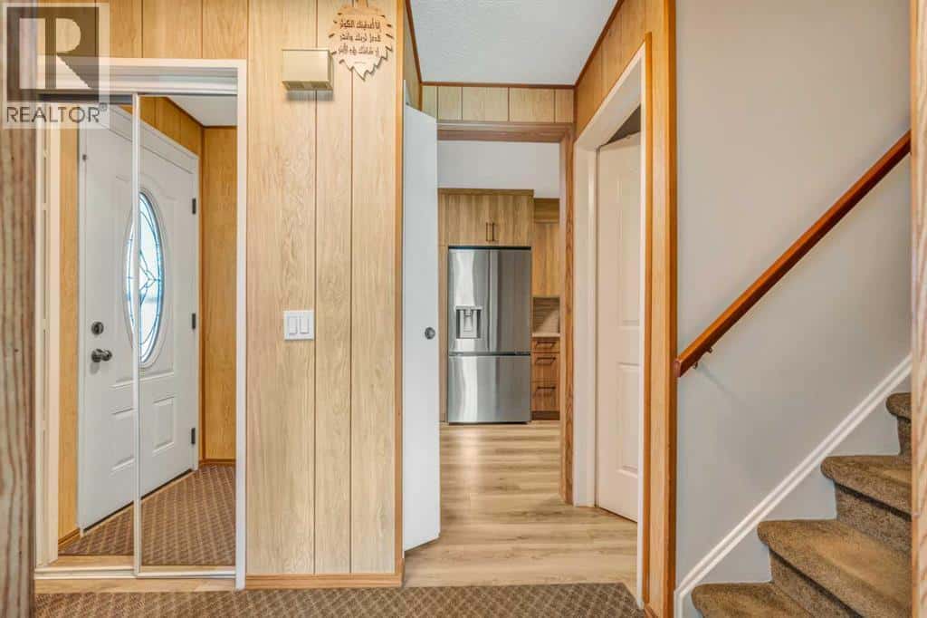 713 44 Street SE — Calgary, Alberta - Photo 2 of 41