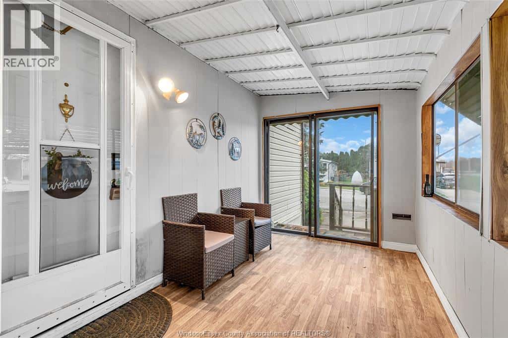 368 REGENT — Essex, Ontario - Photo 3 of 14