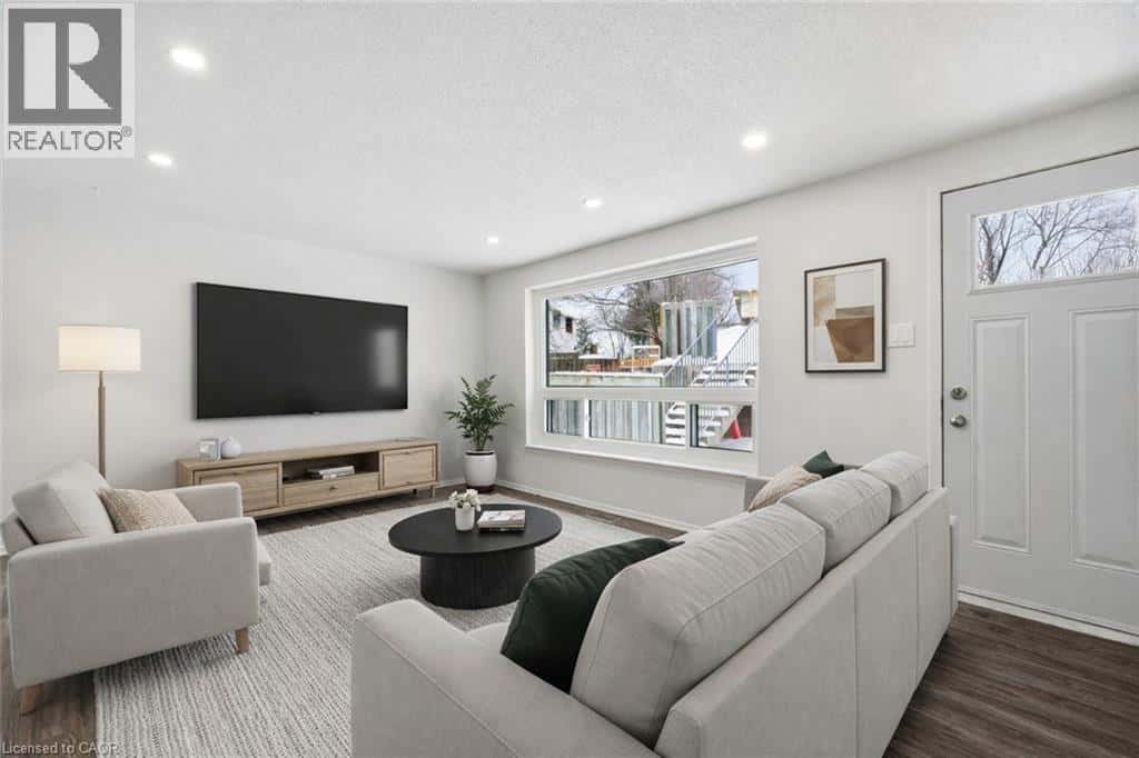 280 THALER Avenue Unit# 9 — Kitchener, Ontario - Photo 3 of 45