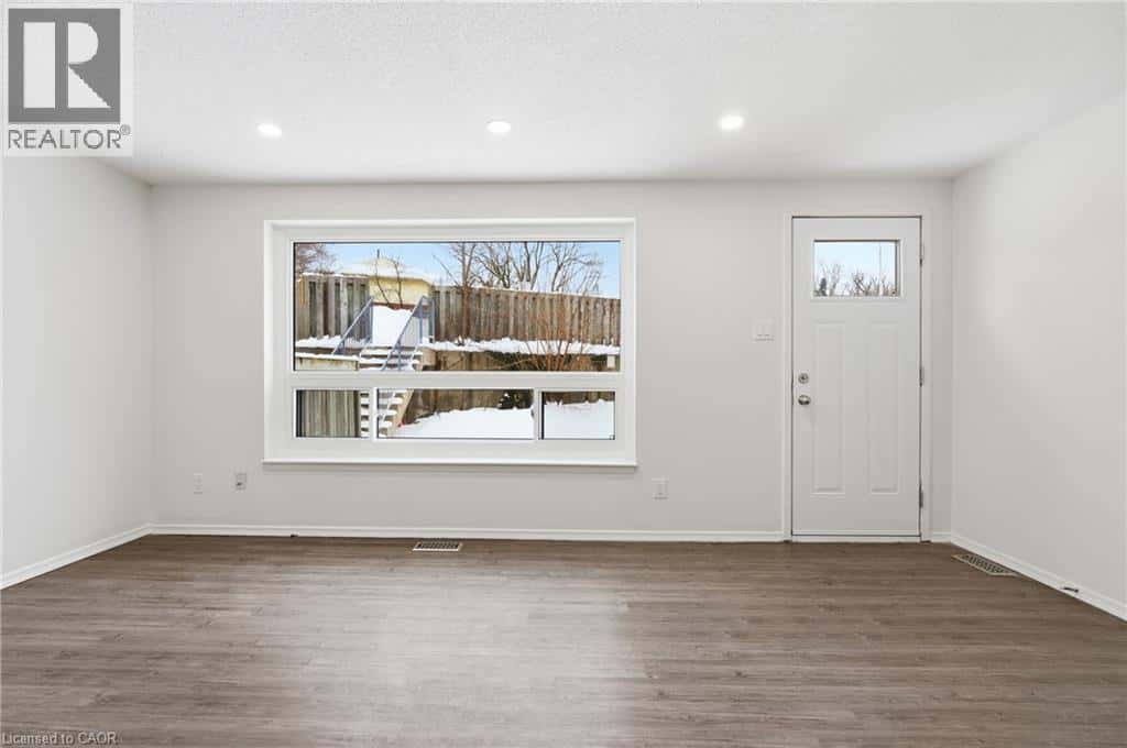 280 THALER Avenue Unit# 9 — Kitchener, Ontario - Photo 5 of 45