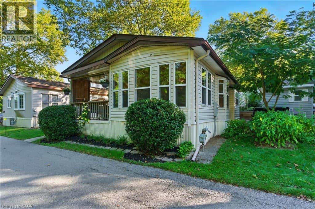 23 FOUR MILE CREEK Road Unit# 411 — Niagara-on-the-Lake, Ontario - Photo 2 of 45