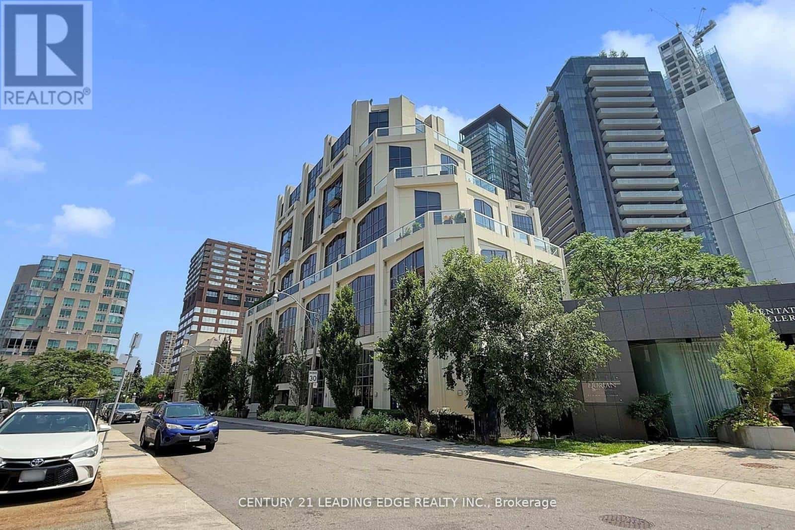 502 - 3 MCALPINE STREET — Toronto (Annex), Ontario - Photo 2 of 48