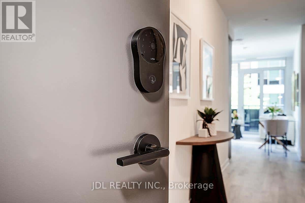 202 SE - 60 PRINCESS STREET — Toronto (Waterfront Communities), Ontario - Photo 2 of 44