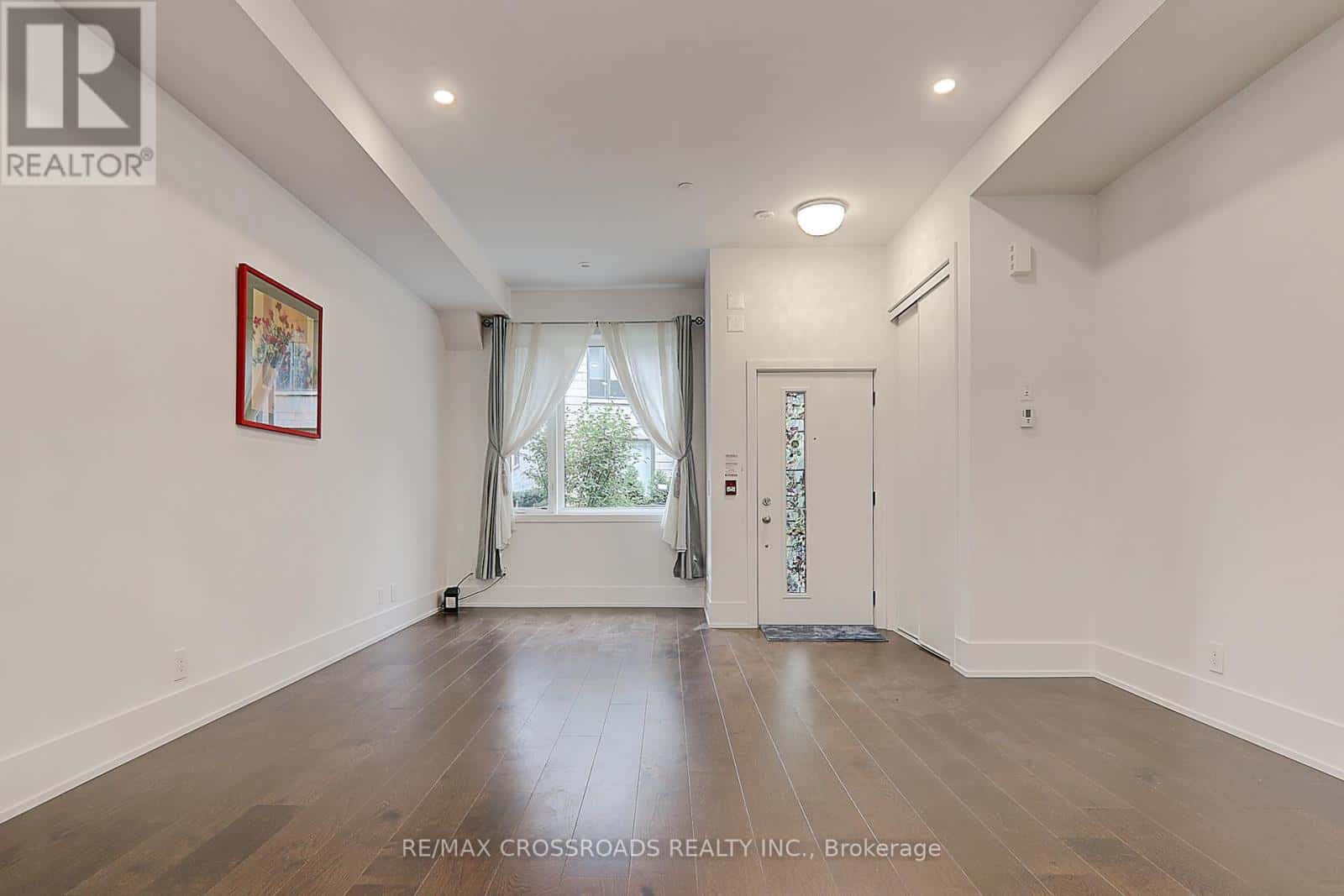 TH18 - 270 DAVENPORT ROAD — Toronto (Annex), Ontario - Photo 3 of 38