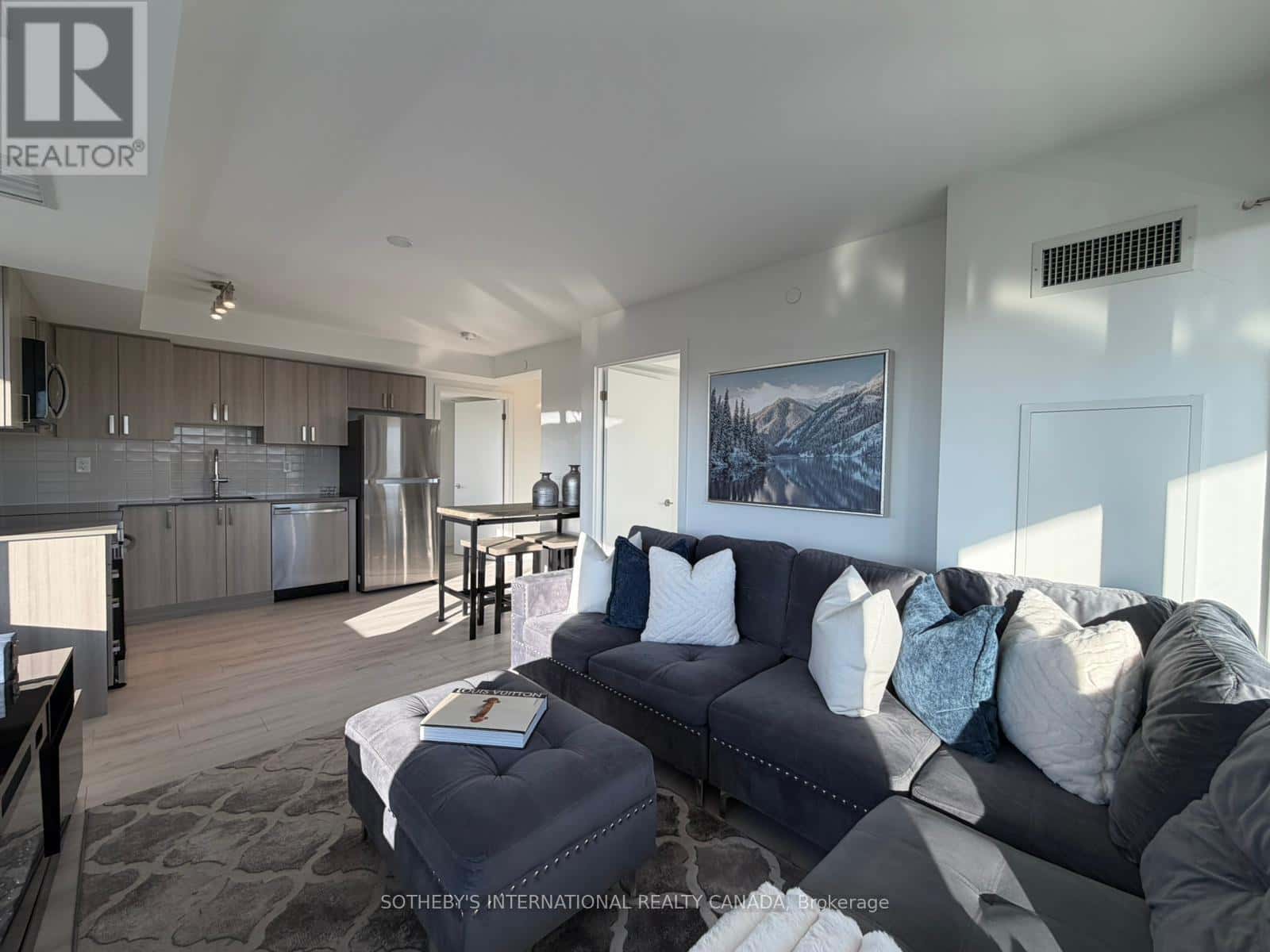 303 - 1435 CELEBRATION DRIVE — Pickering (Bay Ridges), Ontario - Photo 4 of 16