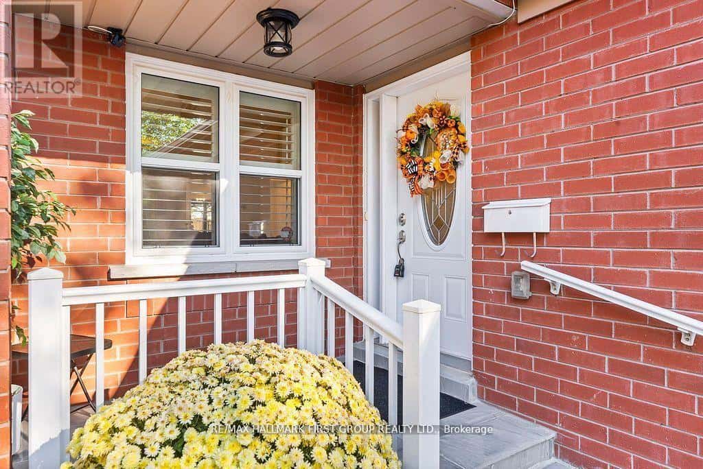 122 THICKET CRESCENT — Pickering (Highbush), Ontario - Photo 2 of 41