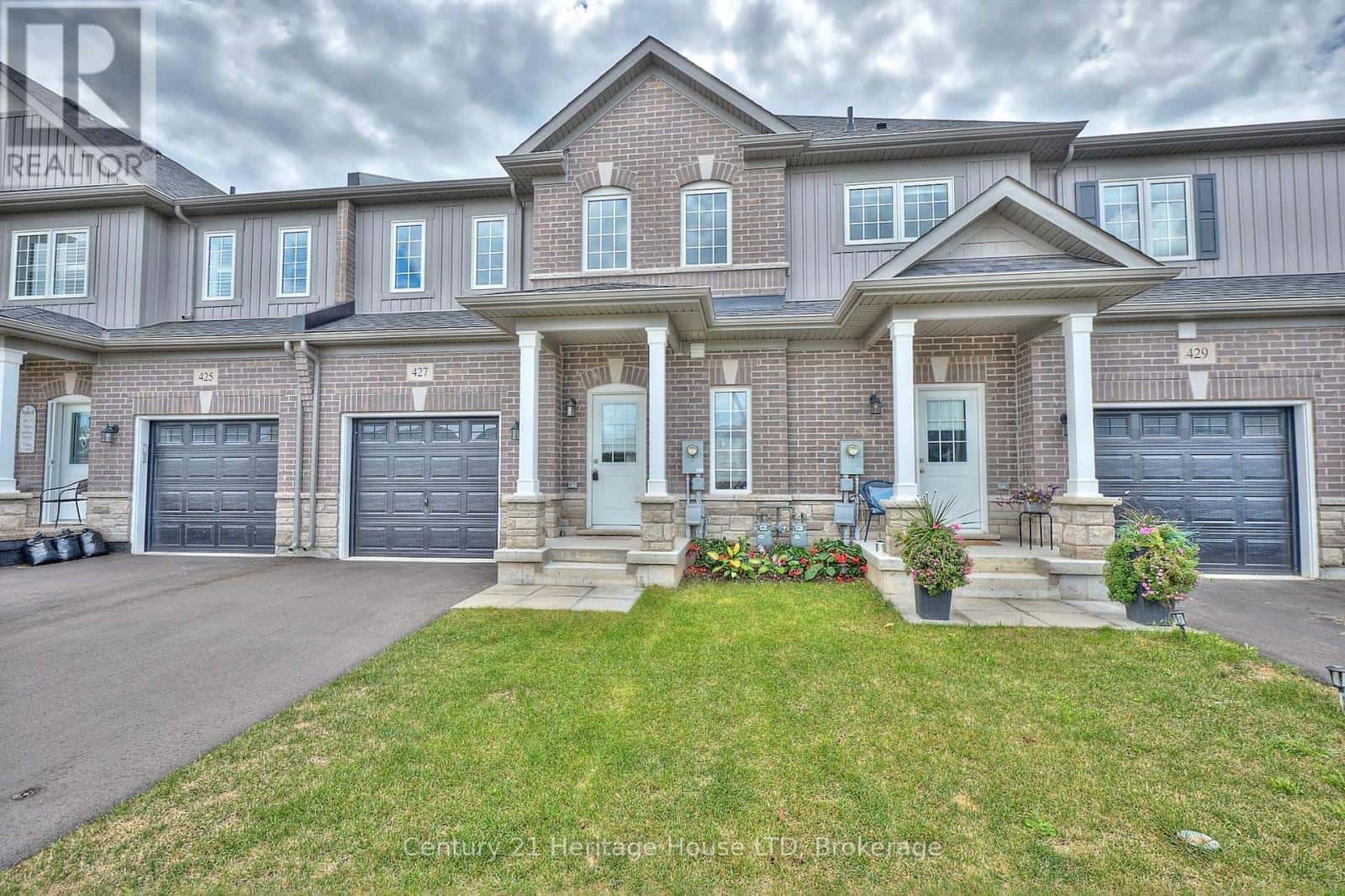 427 WILLIAMS CRESCENT — Fort Erie (Lakeshore), Ontario - Photo 3 of 32