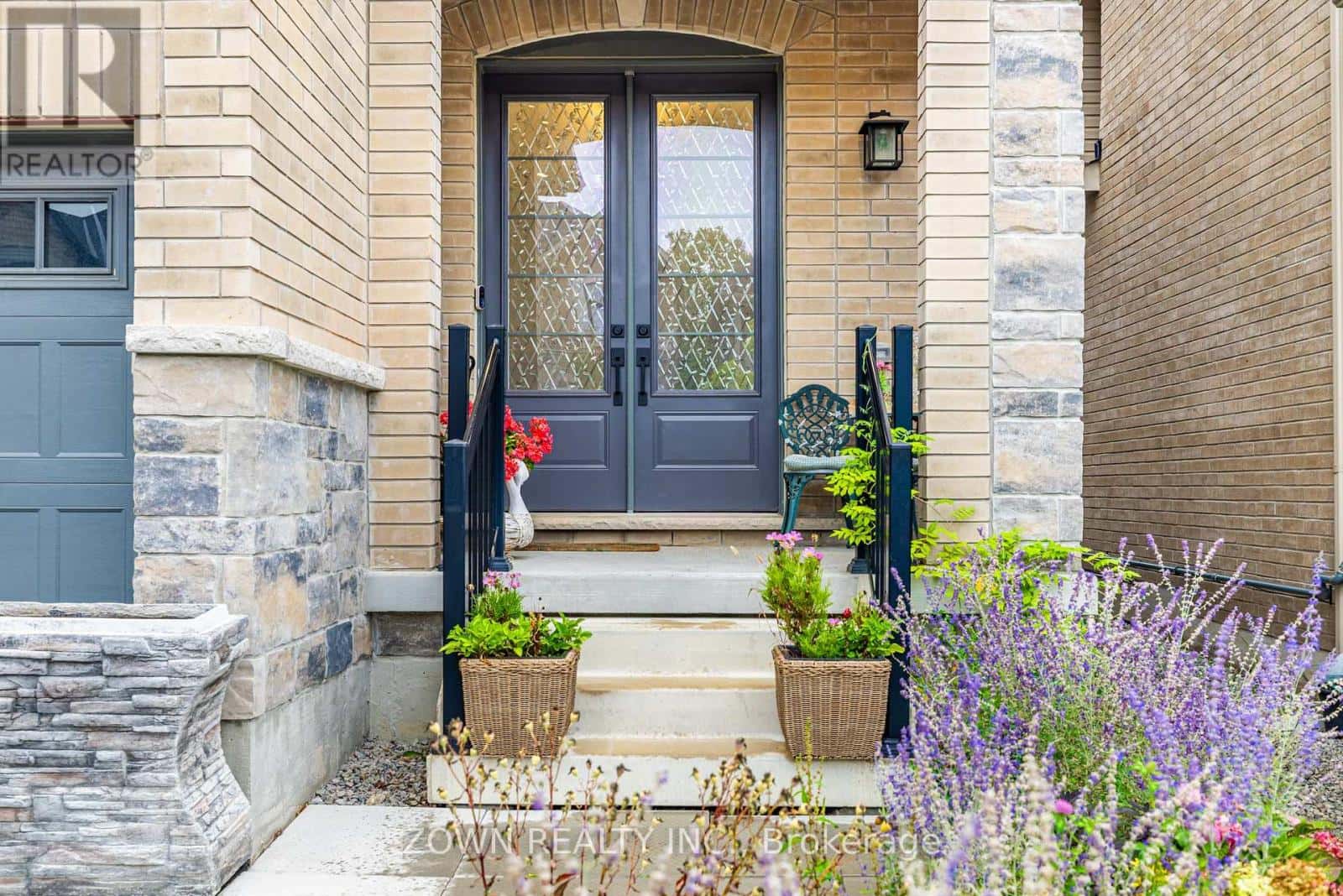 1352 BLACKMORE STREET — Innisfil (Alcona), Ontario - Photo 2 of 35