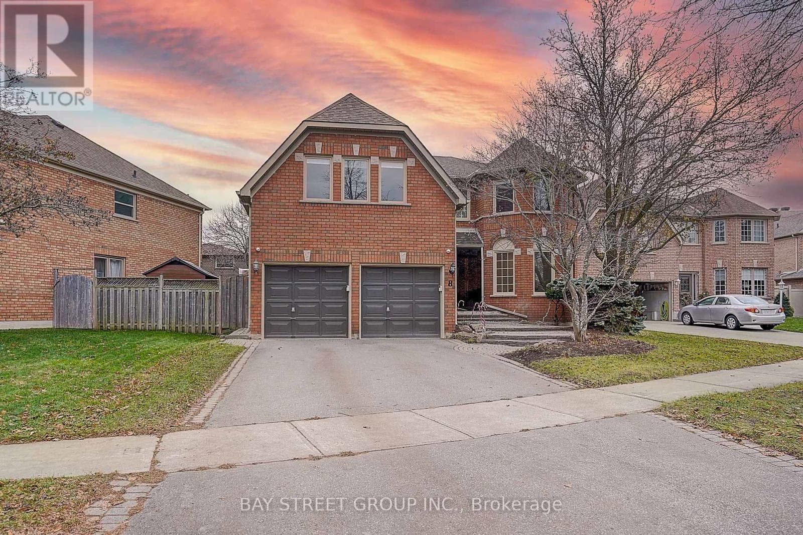 8 MOORELAND COURT — Markham (Markham Village), Ontario - Main photo