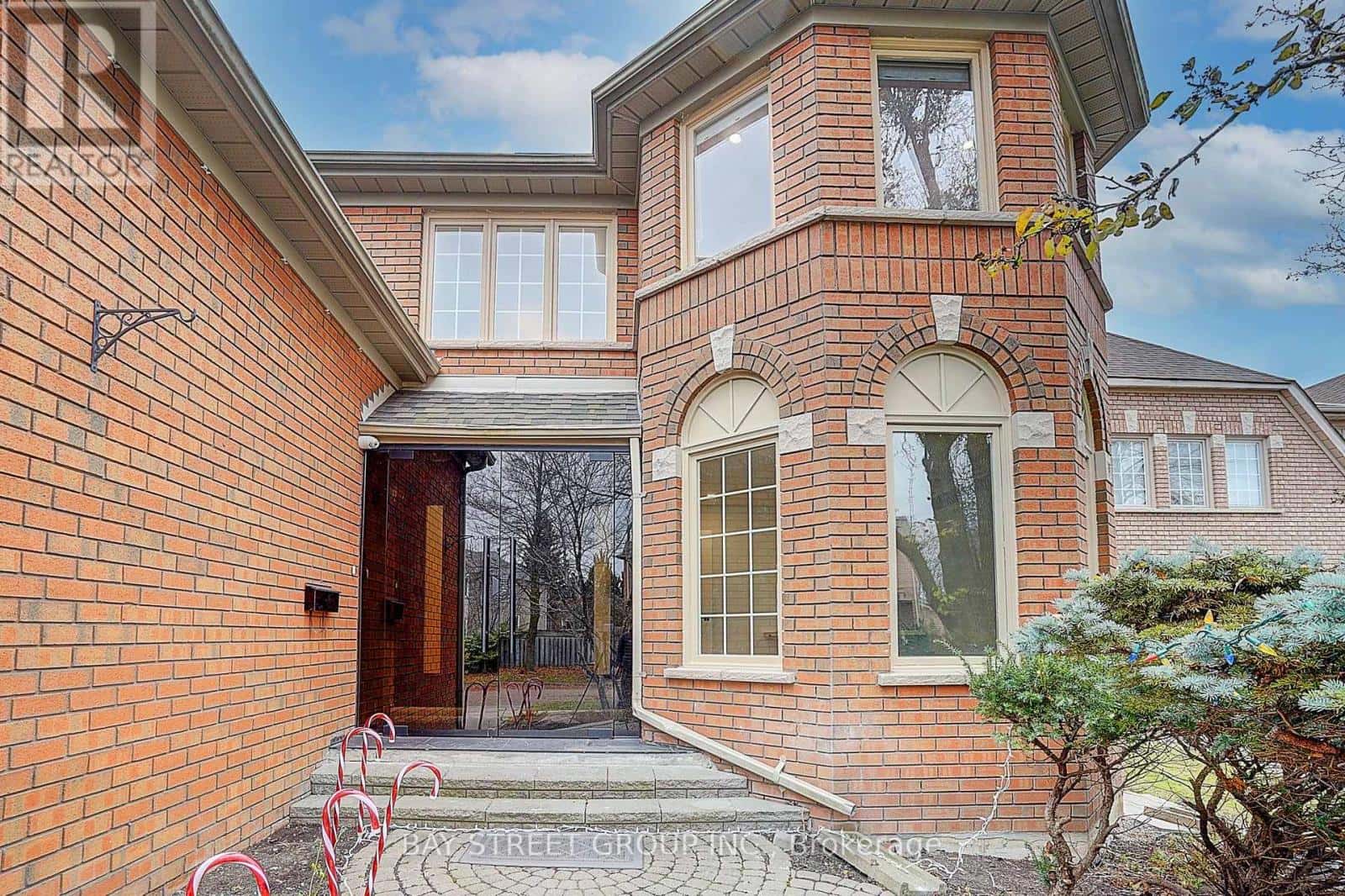 8 MOORELAND COURT — Markham (Markham Village), Ontario - Photo 5 of 43