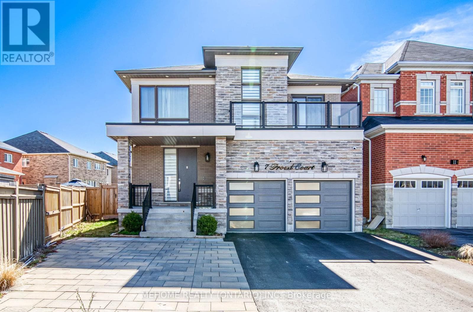 7 PROUD COURT — Aurora, Ontario - Main photo