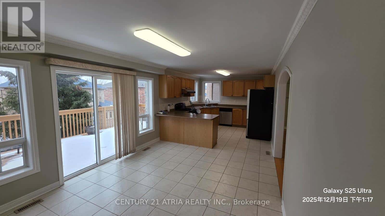 116 ALFRED SMITH WAY — Newmarket (Woodland Hill), Ontario - Photo 3 of 17