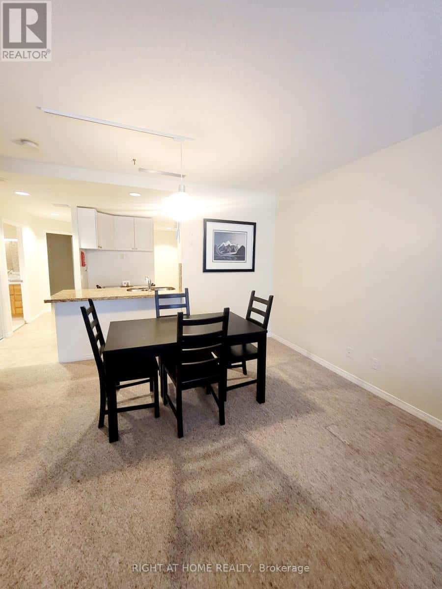 53 - 74 ROSS STREET — Barrie (Queen's Park), Ontario - Photo 3 of 44