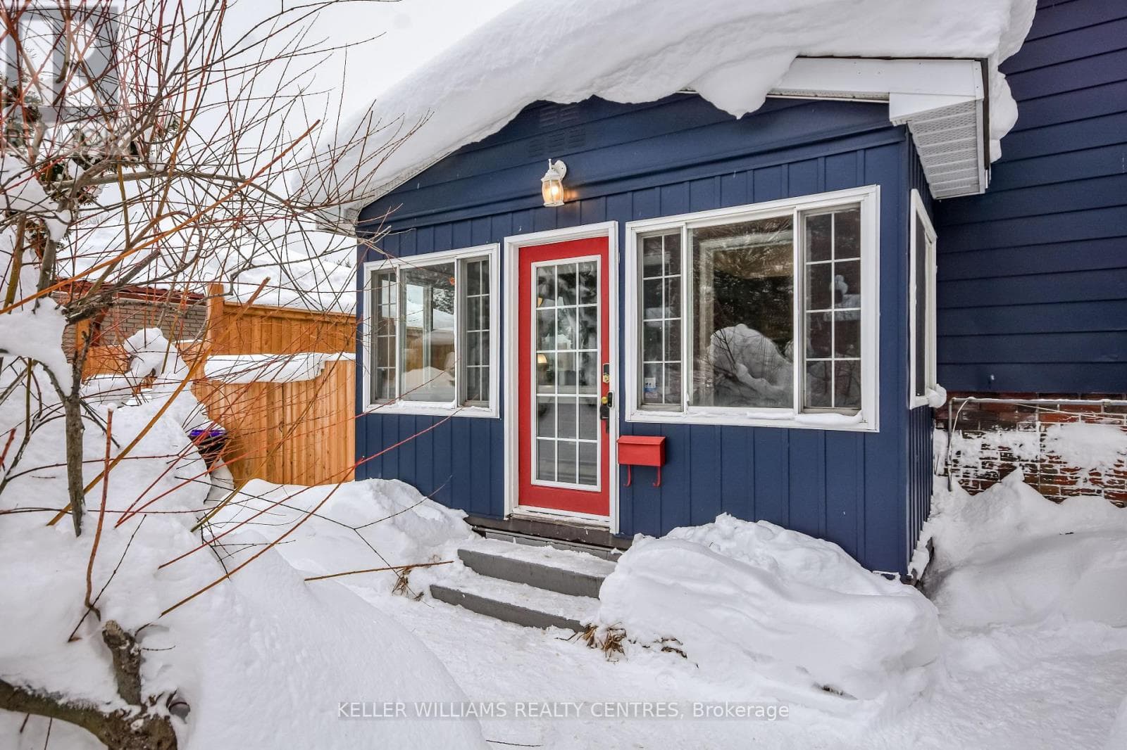 318 COLBORNE STREET — Midland, Ontario - Main photo