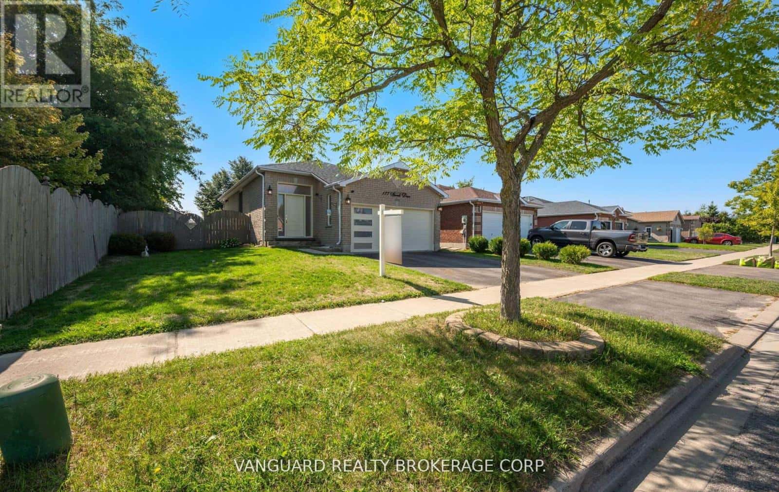 177 SPROULE DRIVE — Barrie (0 West), Ontario - Photo 3 of 50