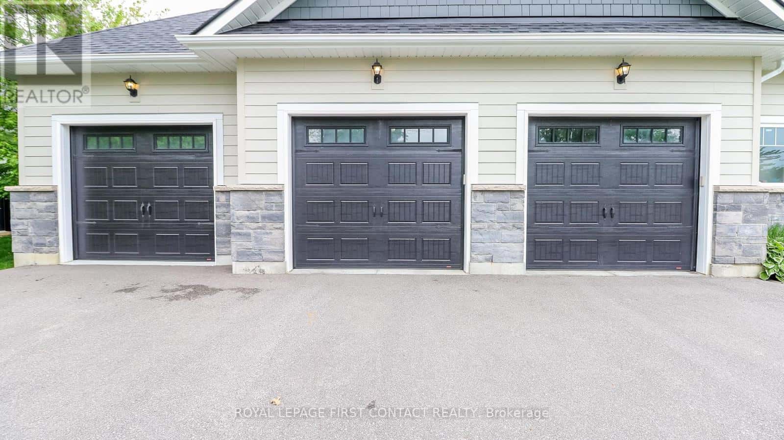 2066 ELANA DRIVE — Severn (Marchmont), Ontario - Photo 4 of 50