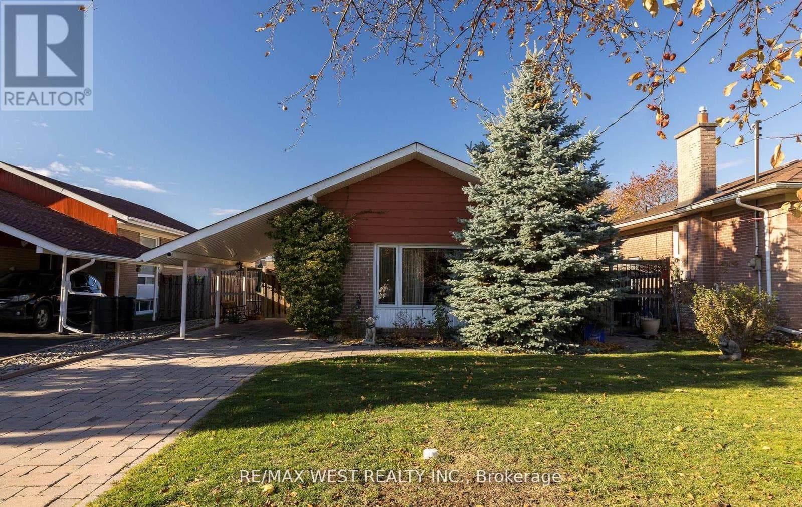 6 LAGOS ROAD — Toronto (Rexdale-Kipling), Ontario - Main photo