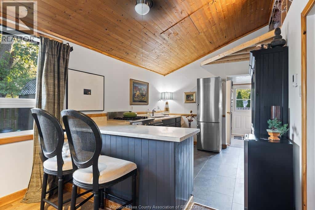 125 CRYSTAL LANE — Harrow, Ontario - Photo 3 of 17