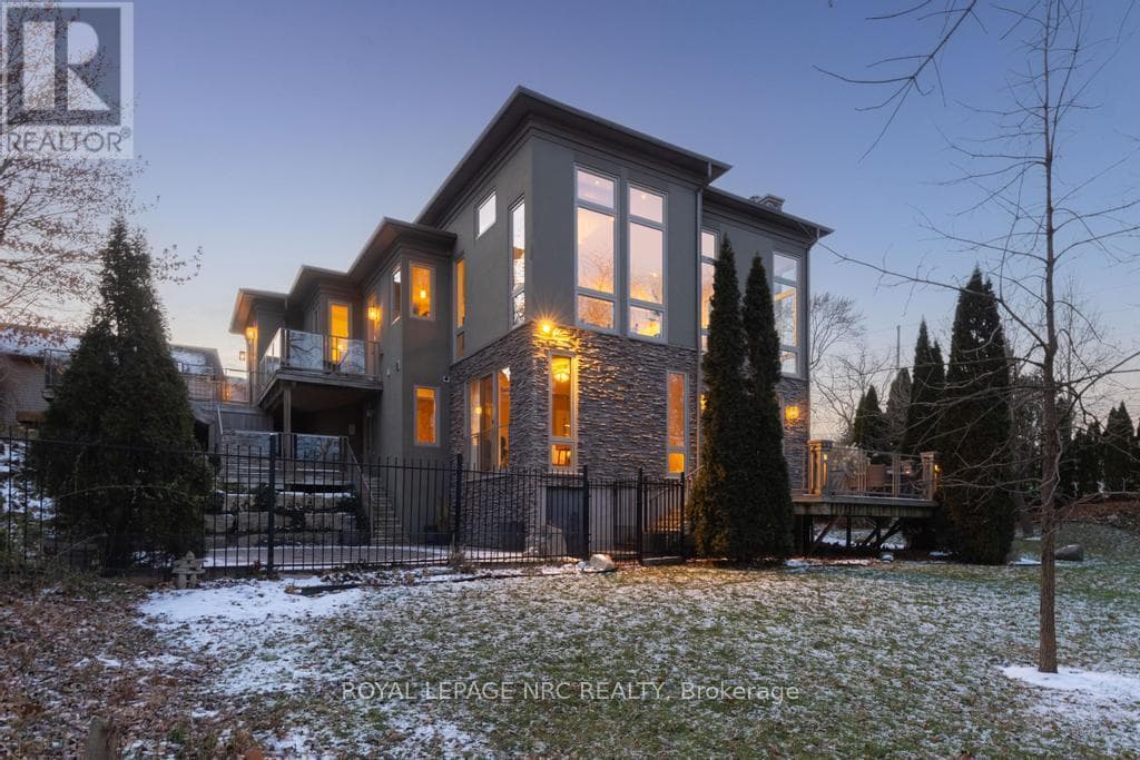 164A LAKESHORE ROAD — St. Catharines (Vine/Linwell), Ontario - Main photo