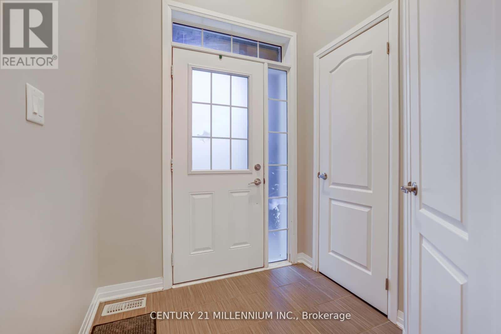 4 LANDSBOROUGH STREET — East Luther Grand Valley, Ontario - Photo 3 of 37