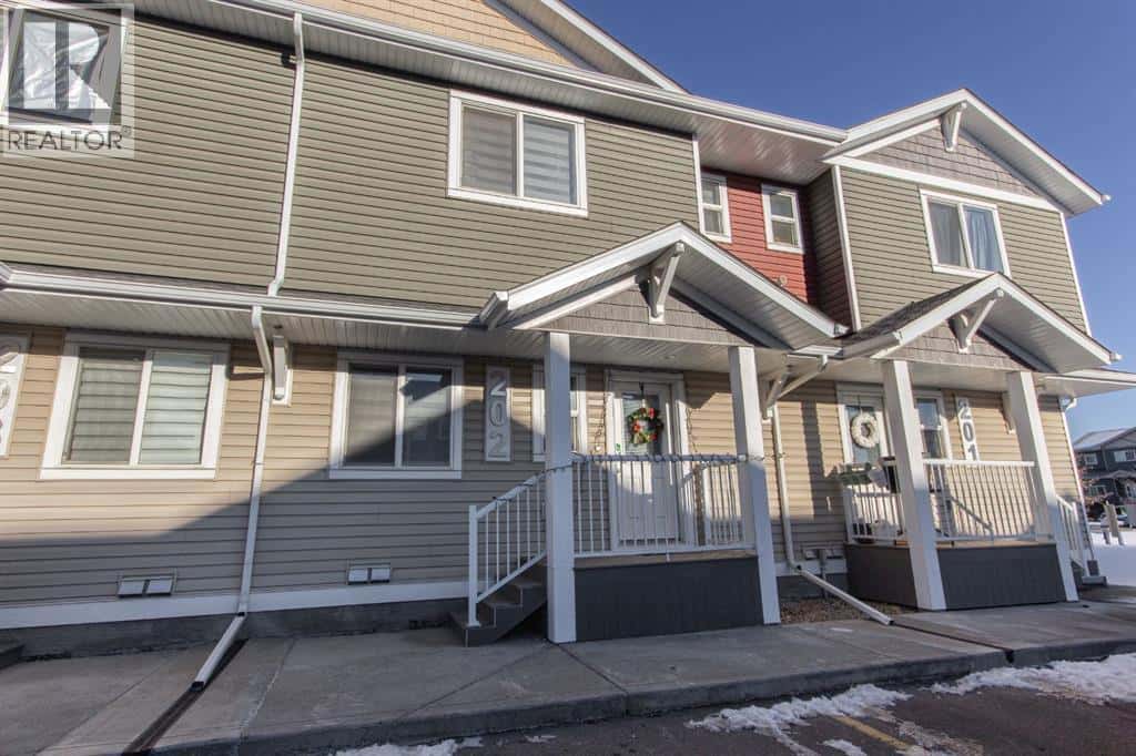 202, 148 Vanier Drive — Red Deer, Alberta - Photo 2 of 40